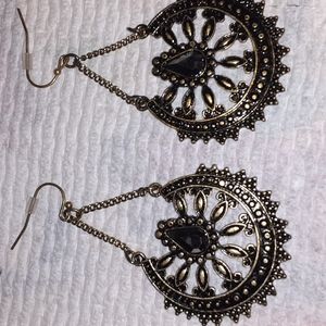 Avon 2 Assorted Goldtone a  Dangle and Post Earrings